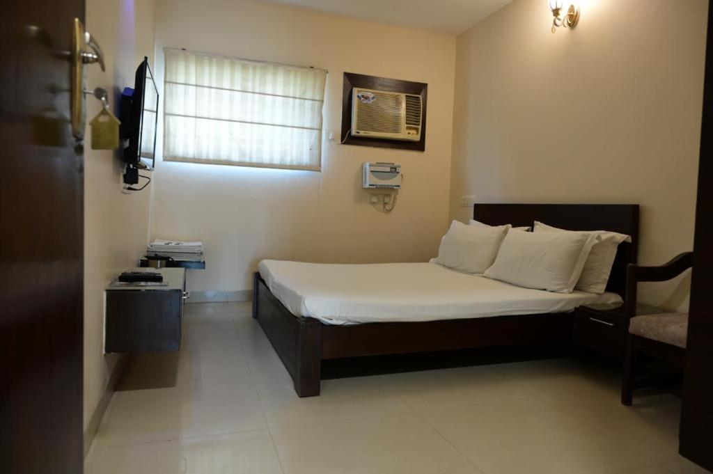 Maharani Regency Hotel Panchkula Exterior foto