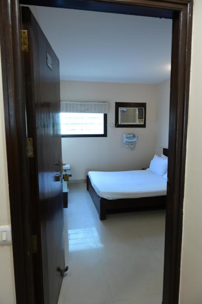 Maharani Regency Hotel Panchkula Exterior foto